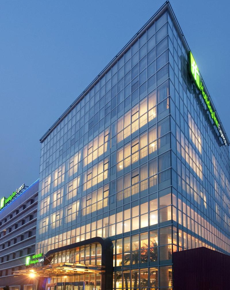 Holiday Inn Express Tianjin Airport By Ihg Exteriör bild